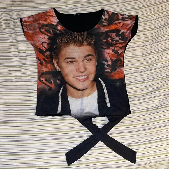 Justin Bieber top - Picture 1 of 2